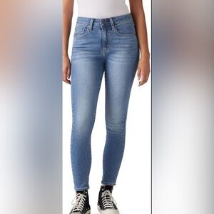 Levi 721 High Rise Skinny Jeans Size 28